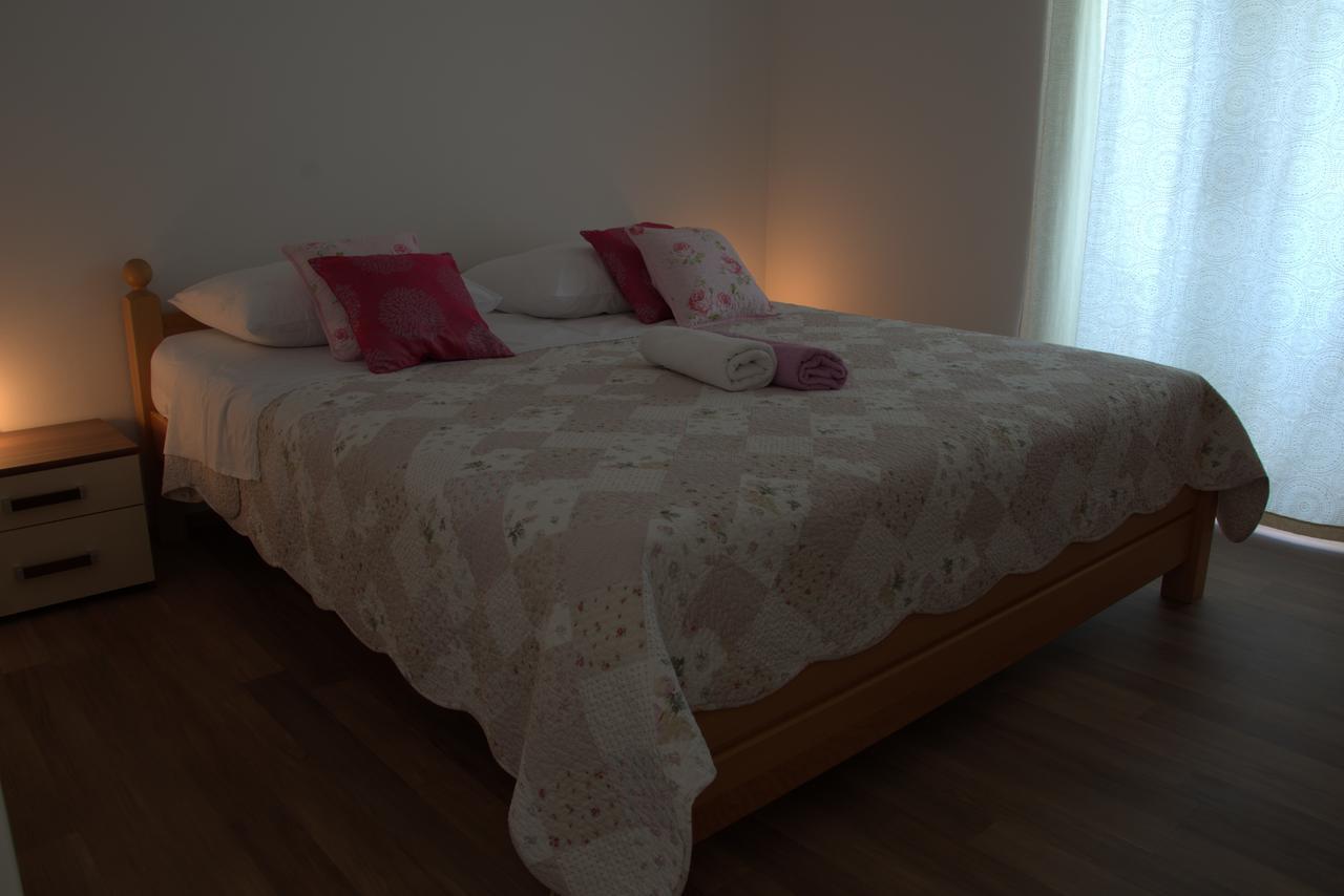 Apartments Rogulj Rogoznica Kültér fotó